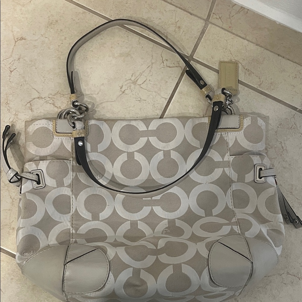 Coach Beige and White Shoulder Bag